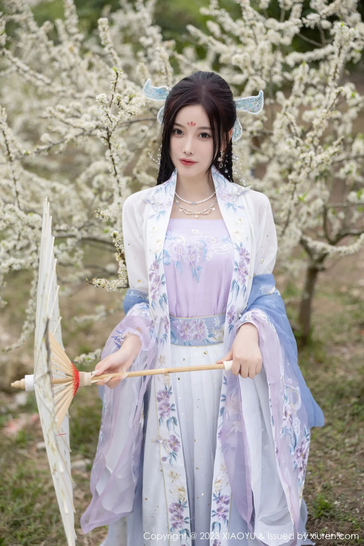 [XiaoYu画语界]Vol.970_女神杨晨晨Yome脱淡蓝紫色古装服露白色蕾丝内衣完美诱惑写真91P