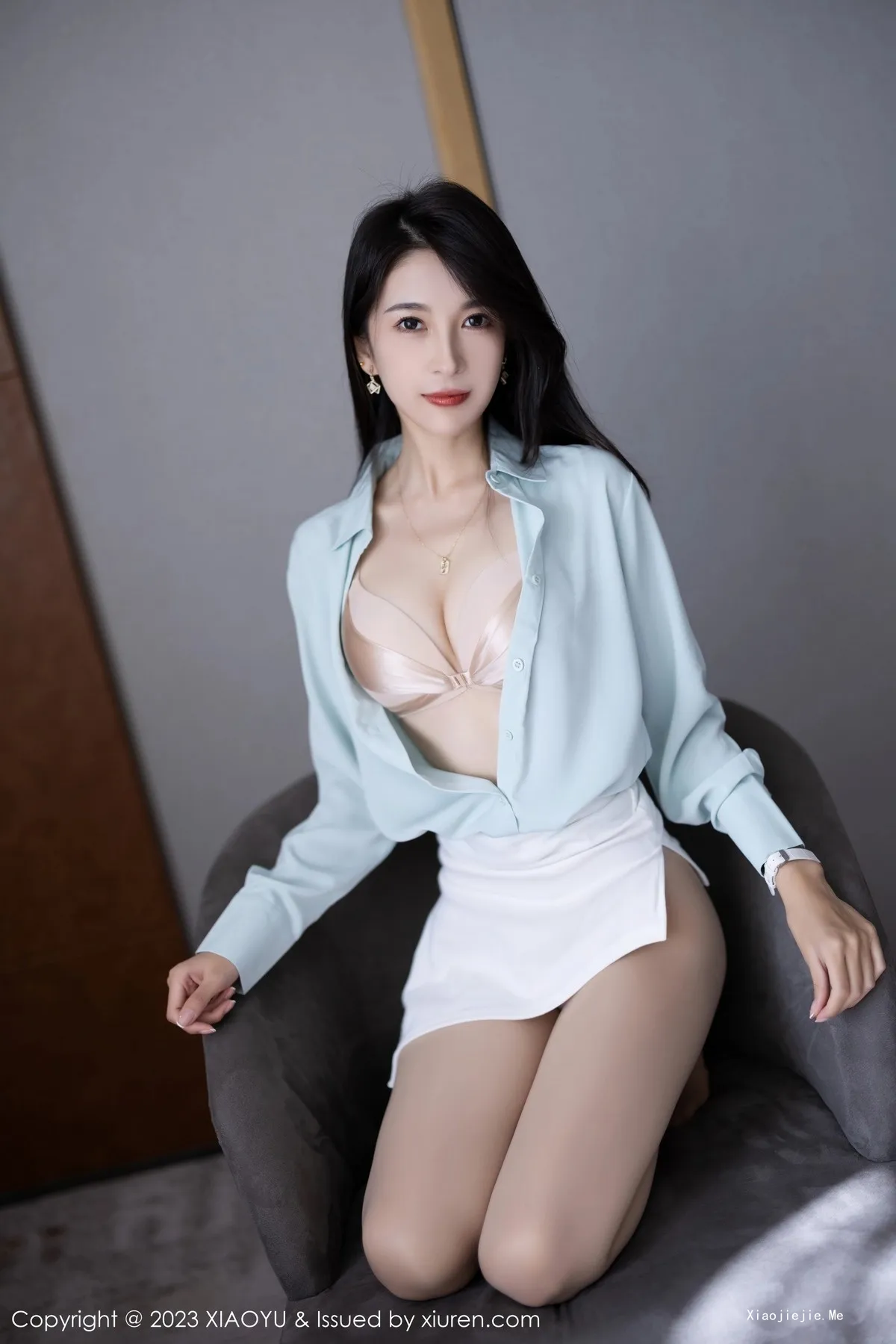 [XiaoYu画语界]Vol.999_模特林乐一性感OL制服半透露超薄肉丝秀曼妙身姿迷人诱惑写真80P